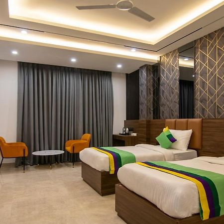 Treebo The Armani Near Igi Airport Hotel Ню Делхи Екстериор снимка