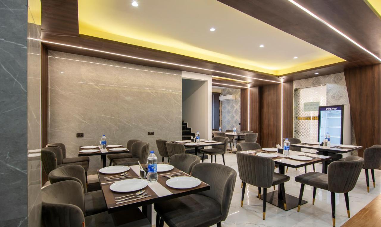 Treebo The Armani Near Igi Airport Hotel Ню Делхи Екстериор снимка